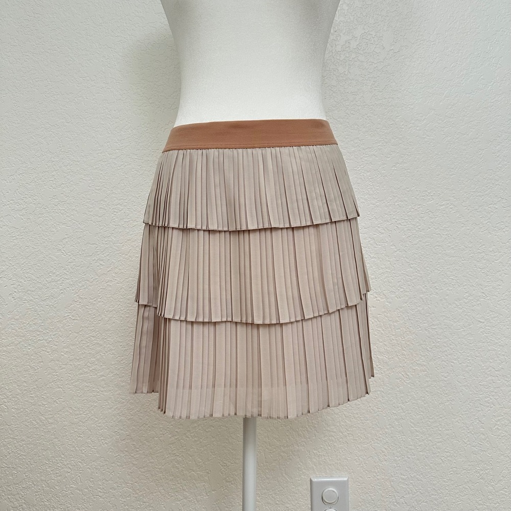 BCBGMAXAZRIA Pleated Tiered Mini Skirt Womens XS Beige Tan Elastic Waist